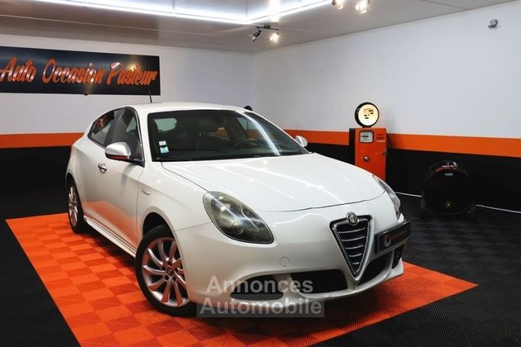 Alfa Romeo Giulietta 1.4 16V T-JET DISTINCTIVE STOP&START - <small></small> 7.990 € <small>TTC</small> - #1