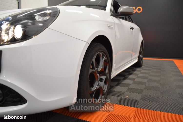 Alfa Romeo Giulietta 1.4 T-JET 150ch SERIE SPECIALE SUPER JANTES SPORT 17 DYNAMIC DRIVE SUIVI ... - <small></small> 14.490 € <small>TTC</small> - #17