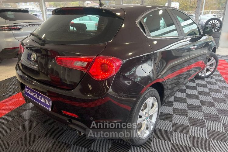 Alfa Romeo Giulietta 2.0 JTDm 150 ch SetS Distinctive - <small></small> 7.990 € <small>TTC</small> - #2