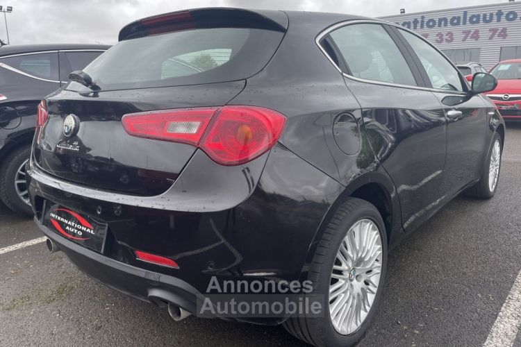 Alfa Romeo Giulietta 2.0 JTDM 175CH EXCLUSIVE STOP&START TCT - <small></small> 12.590 € <small>TTC</small> - #2