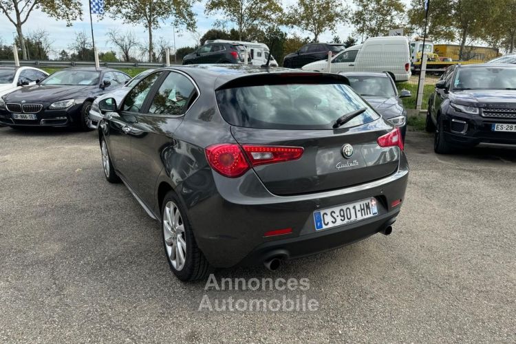 Alfa Romeo Giulietta 2.0jtdm 140 ch collezione - <small></small> 7.490 € <small>TTC</small> - #4