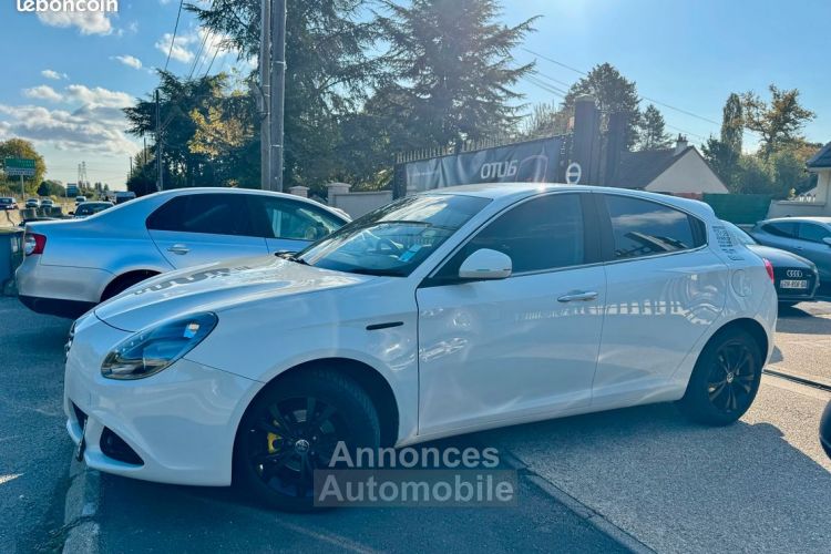 Alfa Romeo Giulietta iii (2) 1.6 jtdm 105 s-s distinctive - <small></small> 7.890 € <small>TTC</small> - #1