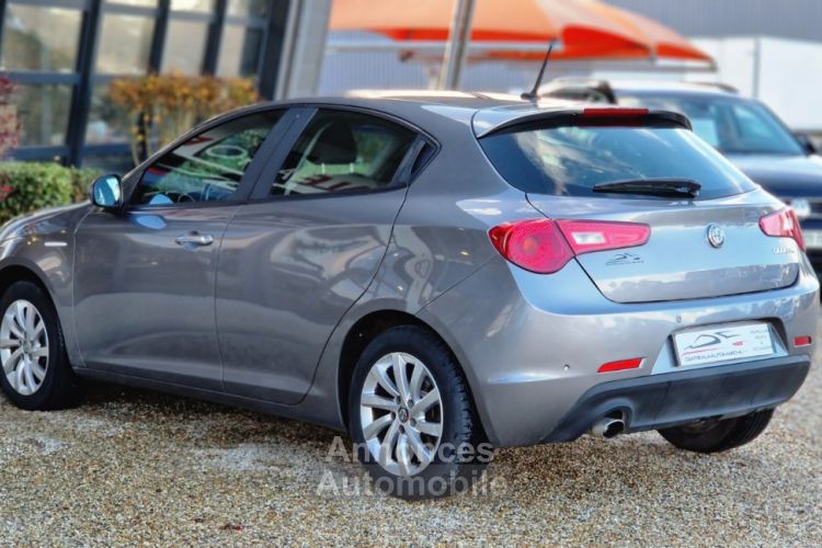 Alfa Romeo Giulietta Série 2 1.6 JTDm 120 ch SetS Business - <small></small> 9.990 € <small>TTC</small> - #36