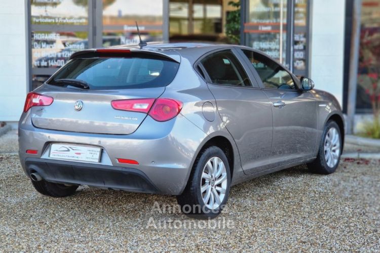 Alfa Romeo Giulietta Série 2 1.6 JTDm 120 ch SetS Business - <small></small> 9.990 € <small>TTC</small> - #39