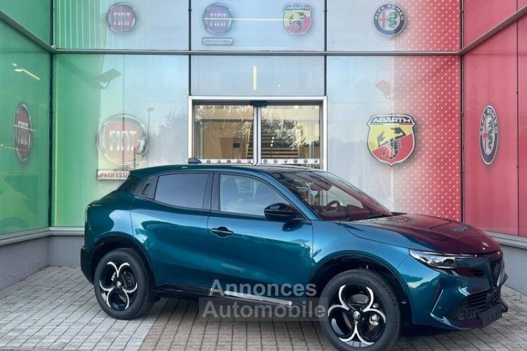 Alfa Romeo Junior Elettrica 1.2 Ibrida 136ch Premium DCT6 - <small></small> 33.990 € <small>TTC</small> - #3