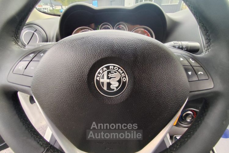 Alfa Romeo Mito Phase 2 - 1.3 JTD 16V Turbo 95ch (4 cv) BVM5 Blanc 3 Portes Edizione 2018 - <small></small> 9.500 € <small>TTC</small> - #17