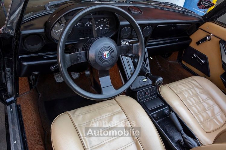 Alfa Romeo Spider - <small></small> 15.600 € <small>TTC</small> - #4