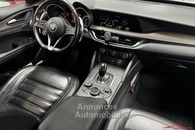 Alfa Romeo Stelvio 2.2 210cv Q4 AT8 Lusso / Harman Kardon (entretien complet) - <small></small> 19.990 € <small>TTC</small> - #13