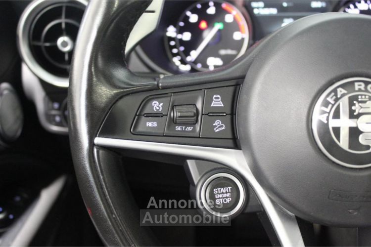 Alfa Romeo Stelvio 2.2 D - 210 - BVA  Lusso Q4 - Toit ouvrant panoramique - Palettes - Hayon électrique - <small></small> 26.990 € <small>TTC</small> - #13