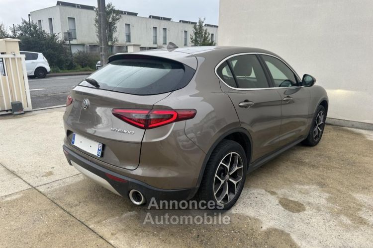 Alfa Romeo Stelvio 2.2 D - 210 - BVA Sport Edition Q4 PHASE 1 - <small></small> 22.900 € <small></small> - #21