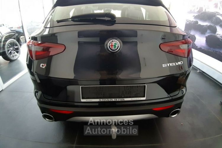 Alfa Romeo Stelvio Alfa Romeo Stelvio Super AT8 Q4 TOP Caméra Cuir Attelage Son HK Volant Chauffant JA 19G. 12 Mois - <small></small> 32.490 € <small>TTC</small> - #3