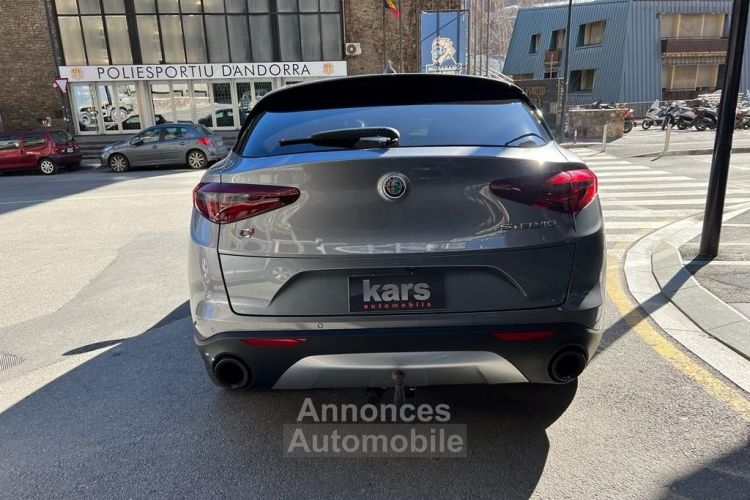 Alfa Romeo Stelvio Speciale 2.0 280 CV AT8 Q4 - <small></small> 23.500 € <small>TTC</small> - #4