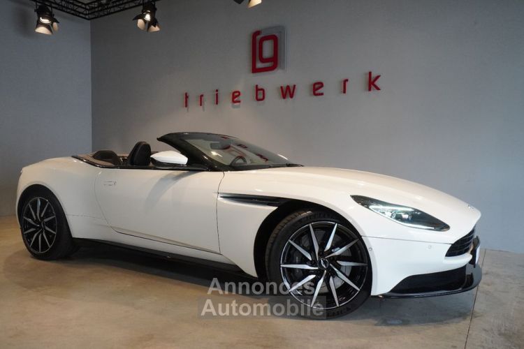 Aston Martin DB11 4.0 V8 Volante 510 1èreM 360° Garantie 12 Mois Prémium - <small></small> 144.990 € <small>TTC</small> - #1