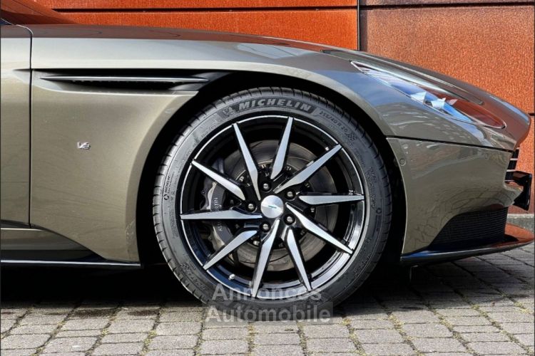 Aston Martin DB11 5.2 V12 610 12/2012  - <small></small> 129.900 € <small>TTC</small> - #6