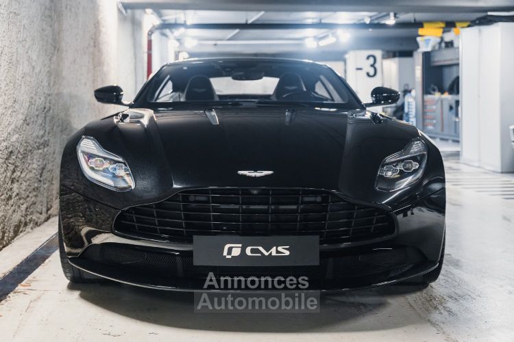 Aston Martin DB11 AMR V12 5.2 639 - <small>A partir de </small>1.320 EUR <small>/ mois</small> - #2