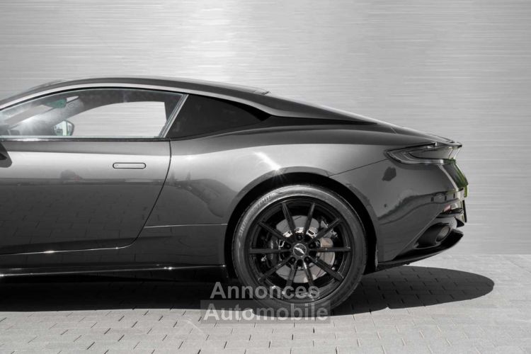 Aston Martin DB11 V12 AMR carbone - <small></small> 163.000 € <small>TTC</small> - #6
