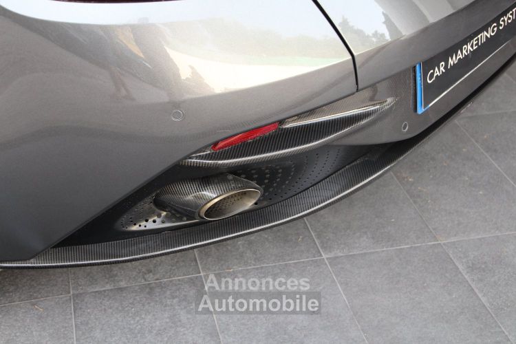 Aston Martin DB11 Volante 4.0 Biturbo V8 - <small>A partir de </small>2.890 EUR <small>/ mois</small> - #12