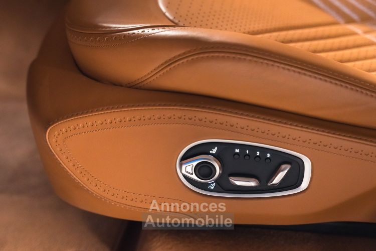 Aston Martin DBX V8 4.0 550 - <small>A partir de </small>1.820 EUR <small>/ mois</small> - #24