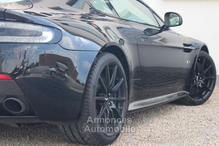 Aston Martin V12 Vantage 5.9 576 7-Speed Sportshift III 1èreM Audio System Aston Martin Premium Audio 700W Garantie 12 mois Prémium - <small></small> 135.990 € <small>TTC</small> - #9