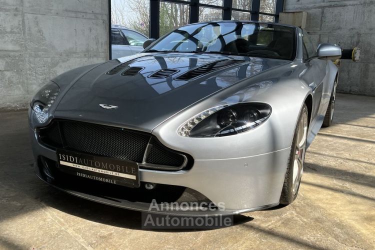 Aston Martin V12 Vantage 5.9 576 7-Speed Sportshift III 1èreM Audio System Aston Martin Premium Audio 700W Garantie 12 mois Prémium - <small></small> 135.990 € <small>TTC</small> - #2