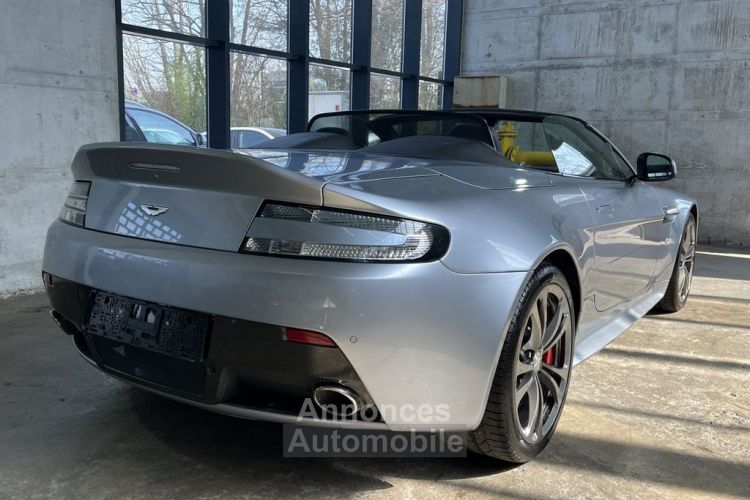 Aston Martin V12 Vantage 5.9 576 7-Speed Sportshift III 1èreM Audio System Aston Martin Premium Audio 700W Garantie 12 mois Prémium - <small></small> 135.990 € <small>TTC</small> - #3