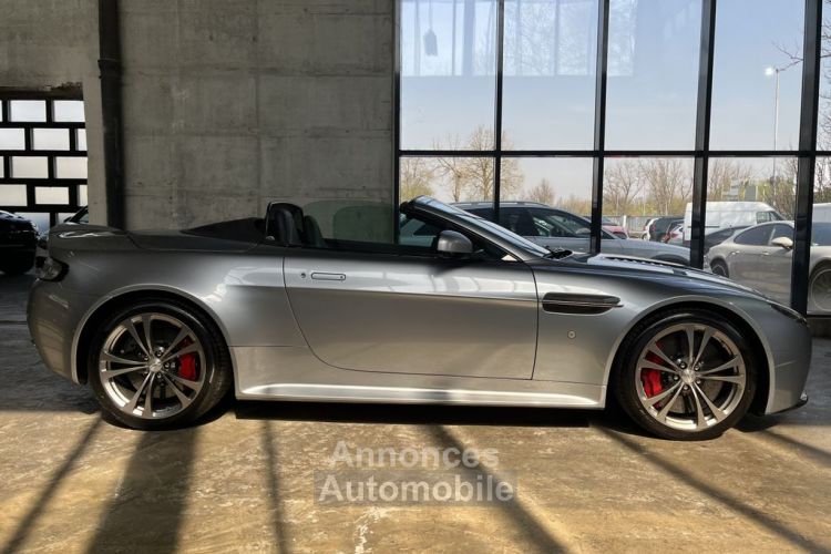 Aston Martin V12 Vantage 5.9 576 7-Speed Sportshift III 1èreM Audio System Aston Martin Premium Audio 700W Garantie 12 mois Prémium - <small></small> 135.990 € <small>TTC</small> - #9