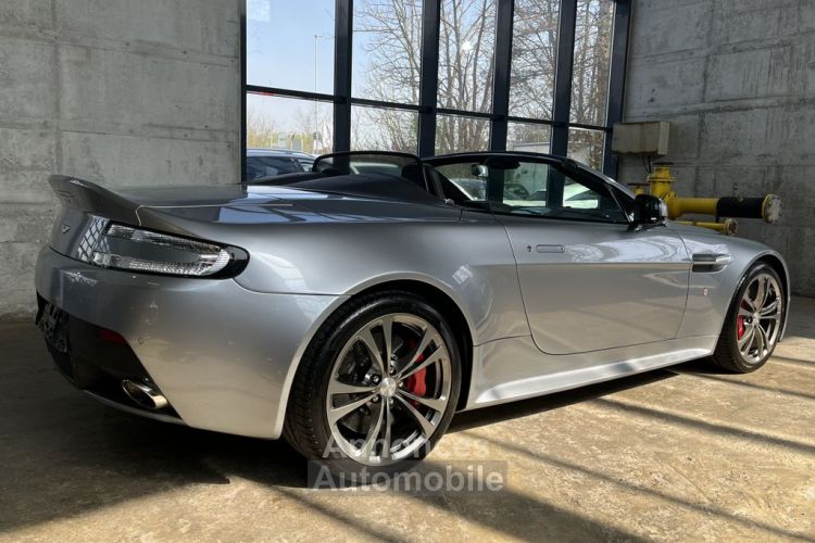 Aston Martin V12 Vantage 5.9 576 7-Speed Sportshift III 1èreM Audio System Aston Martin Premium Audio 700W Garantie 12 mois Prémium - <small></small> 135.990 € <small>TTC</small> - #10