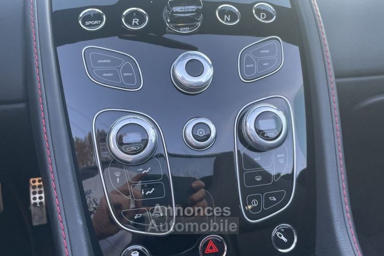 Aston Martin V12 Vantage 5.9 576 7-Speed Sportshift III 1èreM Audio System Aston Martin Premium Audio 700W Garantie 12 mois Prémium - <small></small> 135.990 € <small>TTC</small> - #19