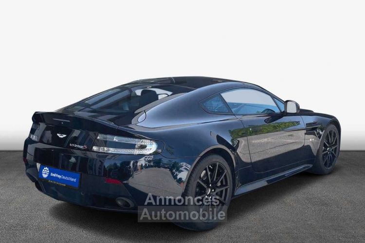 Aston Martin V12 Vantage 5.9 576 7-Speed Sportshift III Audio System Aston Martin Premium Audio 700W Garantie 12 mois Prémium - <small></small> 139.990 € <small>TTC</small> - #2