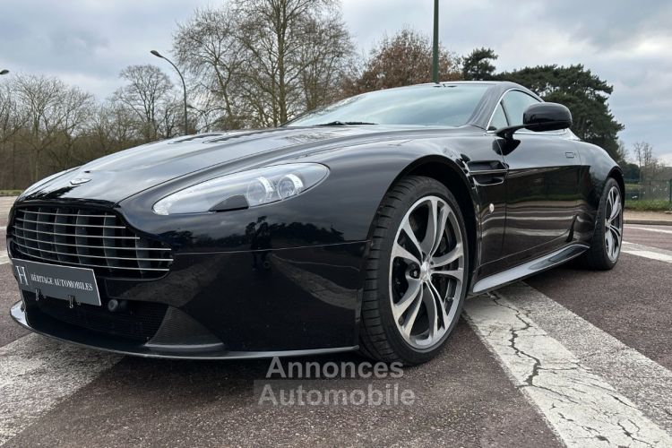 Aston Martin V12 Vantage 6.0 V12 517 CH BVM - <small></small> 139.900 € <small>TTC</small> - #52