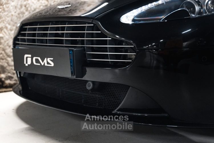 Aston Martin V12 Vantage Carbon Black Edition V12 6.0 517 - <small>A partir de </small>1.100 EUR <small>/ mois</small> - #5