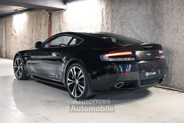 Aston Martin V12 Vantage Carbon Black Edition V12 6.0 517 - <small>A partir de </small>1.100 EUR <small>/ mois</small> - #10