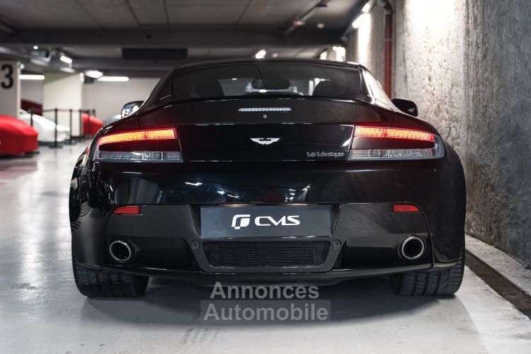 Aston Martin V12 Vantage Carbon Black Edition V12 6.0 517 - <small>A partir de </small>1.100 EUR <small>/ mois</small> - #14