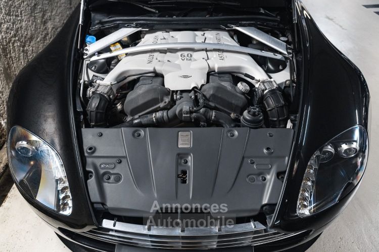Aston Martin V12 Vantage Carbon Black Edition V12 6.0 517 - <small>A partir de </small>1.100 EUR <small>/ mois</small> - #30