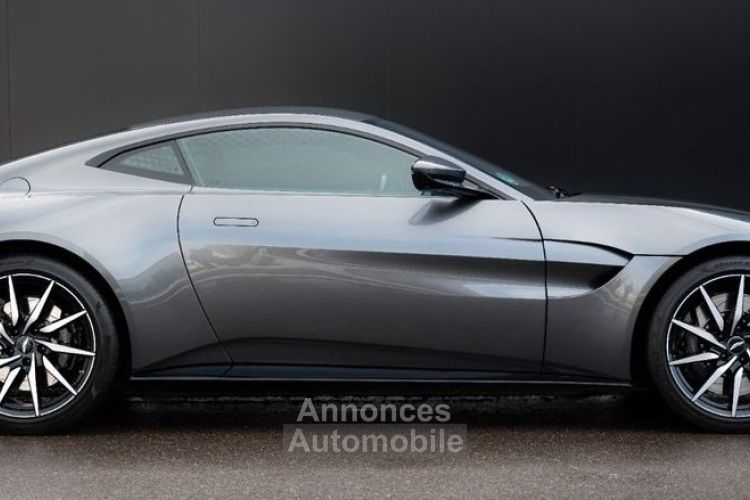 Aston Martin V8 Vantage Aston Martin V8 Vantage * Magnetic Silver * Véhicule En France - <small></small> 128.990 € <small>TTC</small> - #6