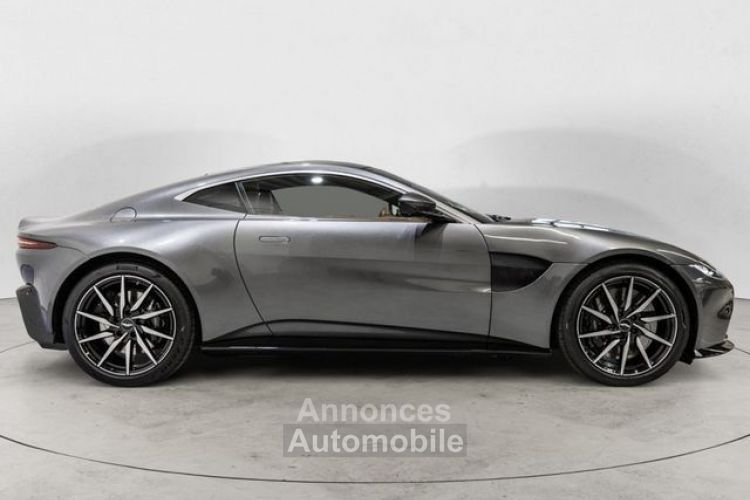 Aston Martin V8 Vantage MAGNETIC SILVER INTERIEUR BEIGE CAMERA 360° 2 SIEGES ELEC SON HAUT DE GAMME GARANTIE 12 MOIS PREMIERE MAIN - <small></small> 132.000 € <small>TTC</small> - #13