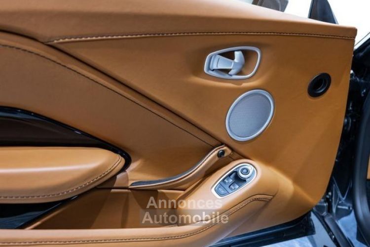 Aston Martin V8 Vantage MAGNETIC SILVER INTERIEUR BEIGE CAMERA 360° 2 SIEGES ELEC SON HAUT DE GAMME GARANTIE 12 MOIS PREMIERE MAIN - <small></small> 132.000 € <small>TTC</small> - #16