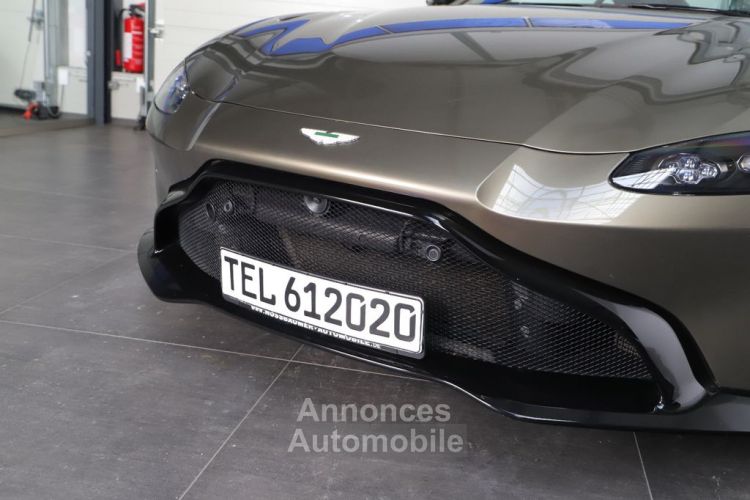 Aston Martin V8 Vantage V8 4.0 510 Vantage 1èreM 360° Gris Vert Arden RARE !! Avant avec film anti-gravillons Garantie 12 mois Prémium - <small></small> 122.990 € <small></small> - #4