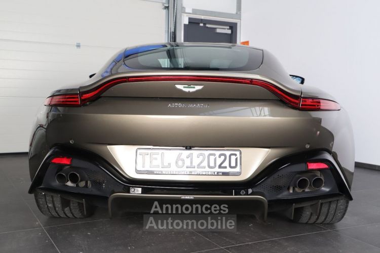 Aston Martin V8 Vantage V8 4.0 510 Vantage 1èreM 360° Gris Vert Arden RARE !! Avant avec film anti-gravillons Garantie 12 mois Prémium - <small></small> 122.990 € <small></small> - #27