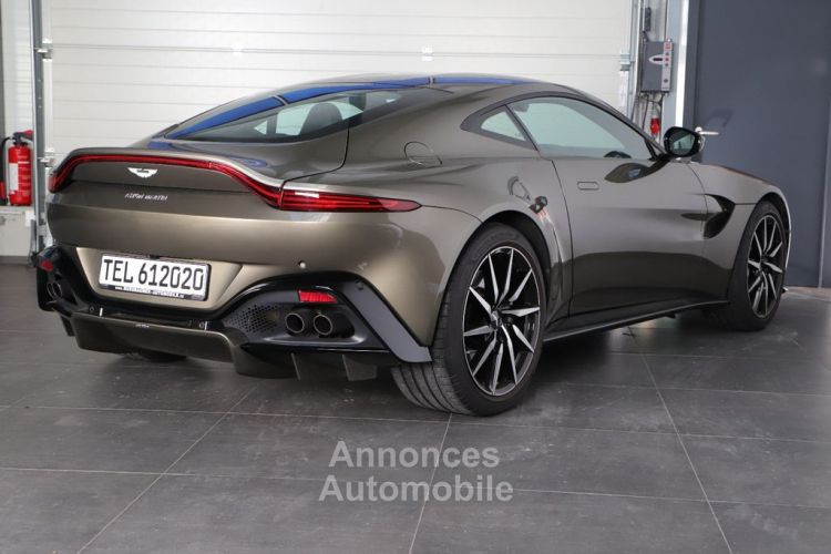 Aston Martin V8 Vantage V8 4.0 510 Vantage 1èreM 360° Gris Vert Arden RARE !! Avant avec film anti-gravillons Garantie 12 mois Prémium - <small></small> 122.990 € <small></small> - #28