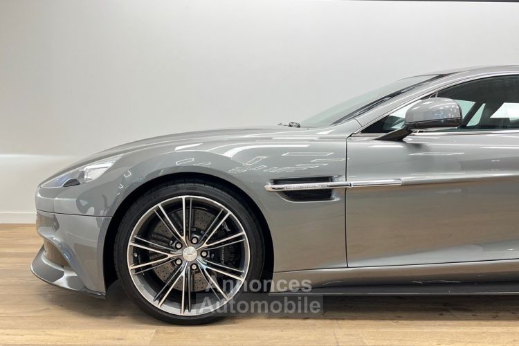 Aston Martin Vanquish 5.9 V12 574 ch 2+2 1ère main Pack carbone / Volant One-77 / BO - <small></small> 156.990 € <small>TTC</small> - #4