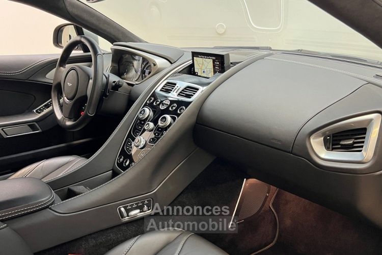 Aston Martin Vanquish 5.9 V12 574 ch 2+2 1ère main Pack carbone / Volant One-77 / BO - <small></small> 156.990 € <small>TTC</small> - #8