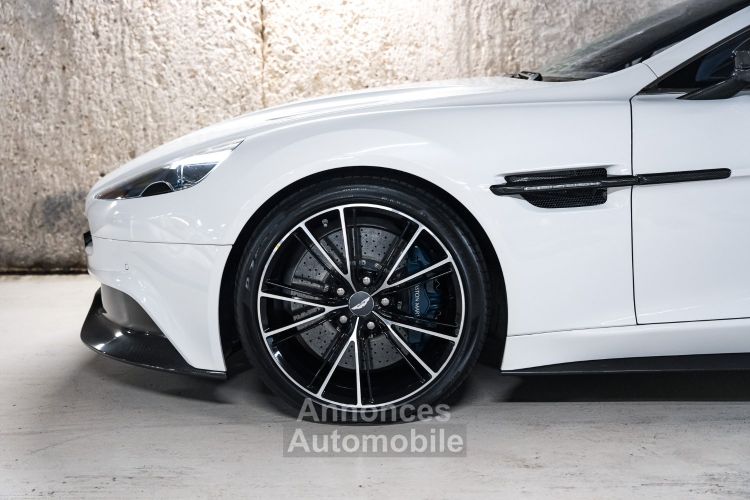 Aston Martin Vanquish (II) V12 6.0 576 Touchtronic II - <small>A partir de </small>1.480 EUR <small>/ mois</small> - #9