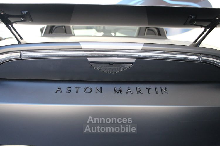 Aston Martin Vantage F1 EDITION ROADSTER - <small>A partir de </small>2.990 EUR <small>/ mois</small> - #29