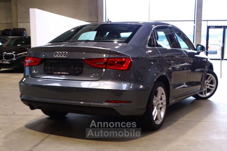 Audi A3 1.6TDi Sedan Ambition STronic CUIR-XENON-NAVI-PARK - <small></small> 12.490 € <small>TTC</small> - #3