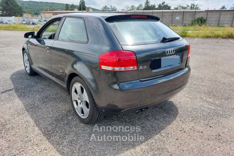 Audi A3 2.0 TDI 140 CV S-LINE / 2009 / DISTRI A JOUR / T.OUVRANT /CLIM AUTO / BVM6 / PRO ET MARCHAND - <small></small> 5.000 € <small>TTC</small> - #4