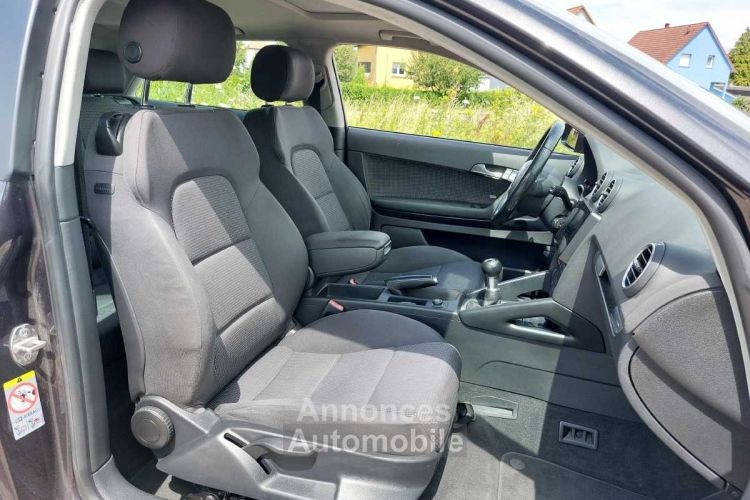 Audi A3 2.0 TDI 140 CV S-LINE / 2009 / DISTRI A JOUR / T.OUVRANT /CLIM AUTO / BVM6 / PRO ET MARCHAND - <small></small> 5.000 € <small>TTC</small> - #10