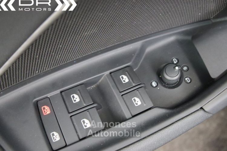 Audi A3 Berline 30TFSI 'NEW MODEL!!' - LEDER NAVIGATIE LED VIRTUAL COCKPIT - <small></small> 23.995 € <small>TTC</small> - #44