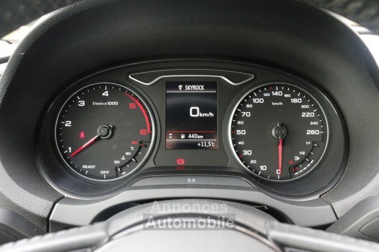 Audi A3 Berline Facelift 1.6 TDI 116 Sport BVM (Gris nardo, Sièges chauffants, Meplat) - <small></small> 17.990 € <small>TTC</small> - #25