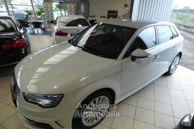 Audi A3 Sportback 1.4 TFSI e-tron 204 ch Ambiente S tronic 6 - <small></small> 19.900 € <small>TTC</small> - #2